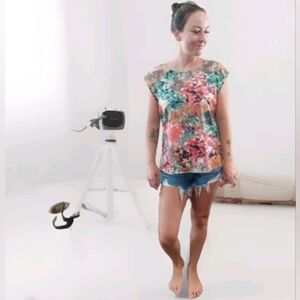 Moi Sleeveless High Low Floral Top Medium NWT